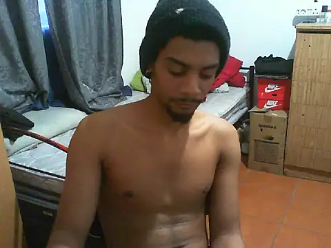 Snapshot of 29YOURZ_28_ chatting on 10.18.25 29YOURZ 28 online show from 10.18.25