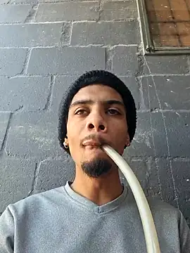 Snapshot of 29YOURZ_28_ chatting on 10.21.25 29YOURZ 28 online show from 10.21.25