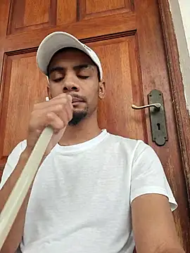 Snapshot of 29YOURZ_28_ chatting on 11.14.25 29YOURZ 28 online show from 11.14.25