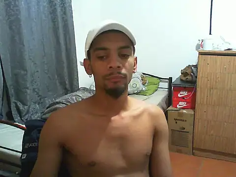 Snapshot of 29YOURZ_28_ chatting on 11.21.25 29YOURZ 28 online show from 11.21.25