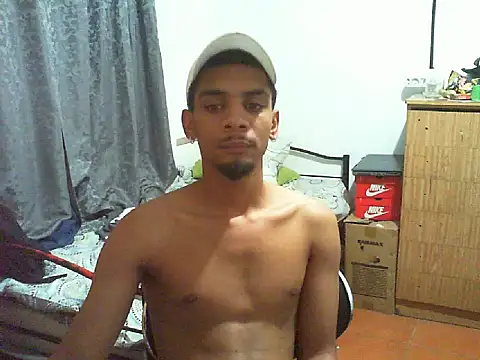 Snapshot of 29YOURZ_28_ chatting on 11.25.25 29YOURZ 28 online show from 11.25.25