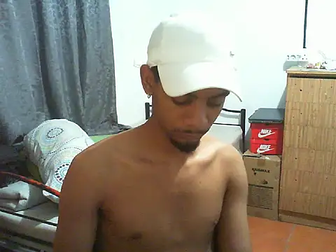 Snapshot of 29YOURZ_28_ chatting on 11.28.25 29YOURZ 28 online show from 11.28.25