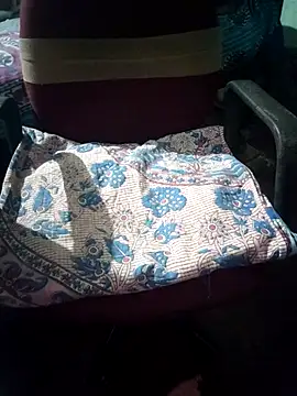 Snapshot of Ralisha_Rani chatting on 10.27.25 Ralisha Rani online show from 10.27.25