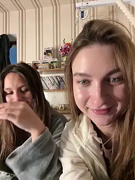 Snapshot of sweety_secret_ chatting on 10.28.25 sweety secret  online show from 10.28.25