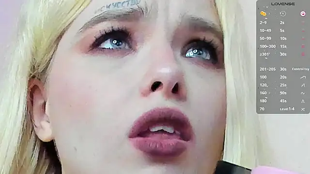 Snapshot of MisssLola chatting on 01.31.25 MisssLola online show from 01.31.25