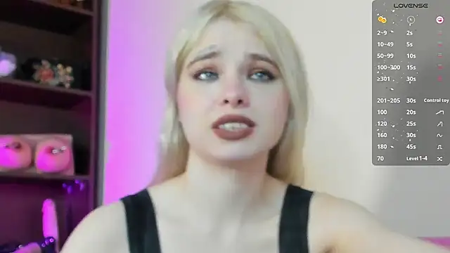 Snapshot of MisssLola chatting on 02.04.25 MisssLola online show from 02.04.25