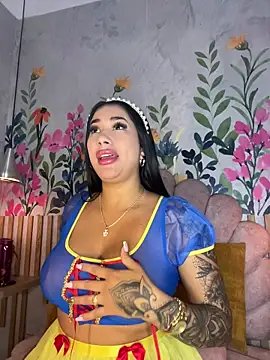 kiim taaylor online show from 10.13.25