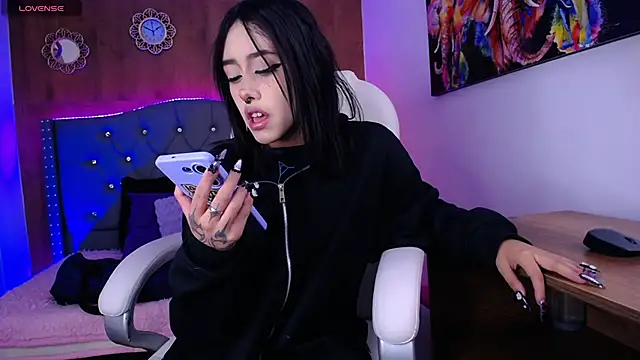 Snapshot of Bunny_O chatting on 02.11.25 Bunny O online show from 02.11.25