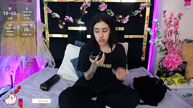 Snapshot of Bunny_O chatting on 03.21.25 Bunny O online show from 03.21.25