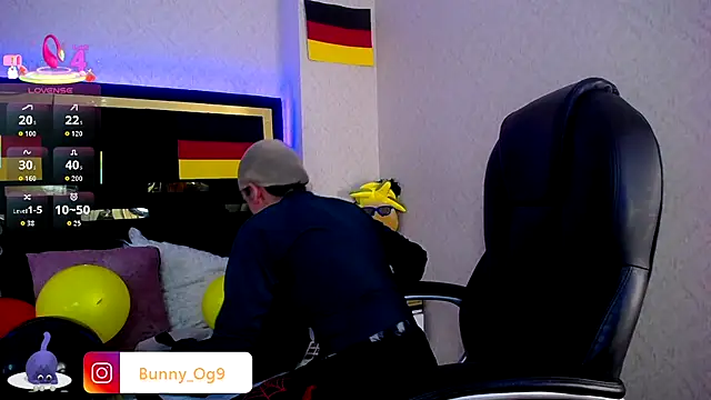 Snapshot of Bunny_O chatting on 09.30.25 Bunny O online show from 09.30.25