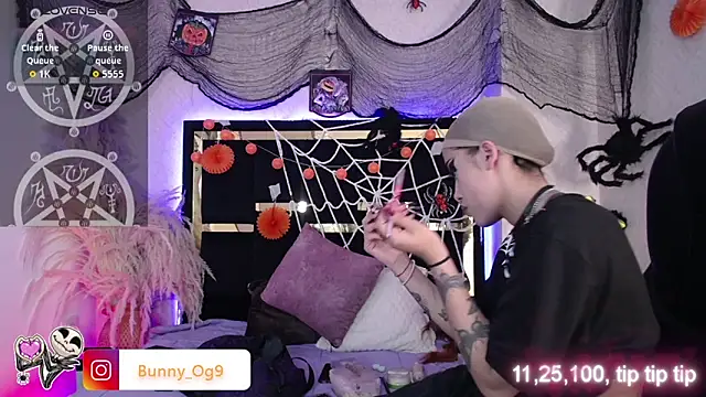 Snapshot of Bunny_O chatting on 10.24.25 Bunny O online show from 10.24.25