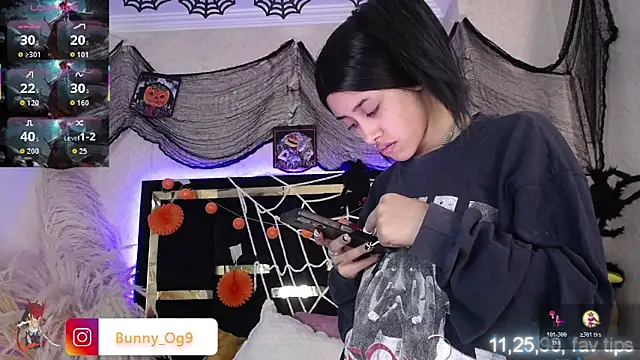 Snapshot of Bunny_O chatting on 11.01.25 Bunny O online show from 11.01.25