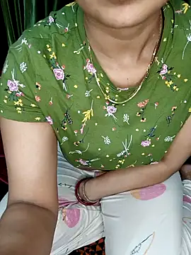 Snapshot of MUMTAJ-1 chatting on 12.22.24 MUMTAJ-1 online show from 12.22.24