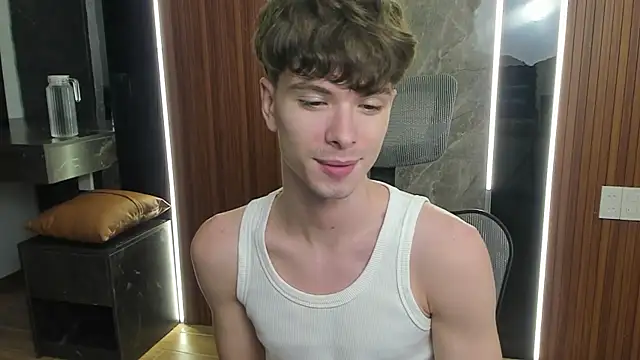 Snapshot of calvin_love_you chatting on 04.02.26 calvin love you online show from 04.02.26