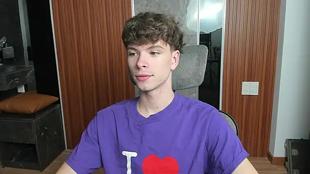 Snapshot of calvin_love_you chatting on 04.08.26 calvin love you online show from 04.08.26