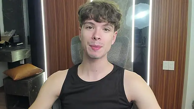 Snapshot of calvin_love_you chatting on 04.12.26 calvin love you online show from 04.12.26