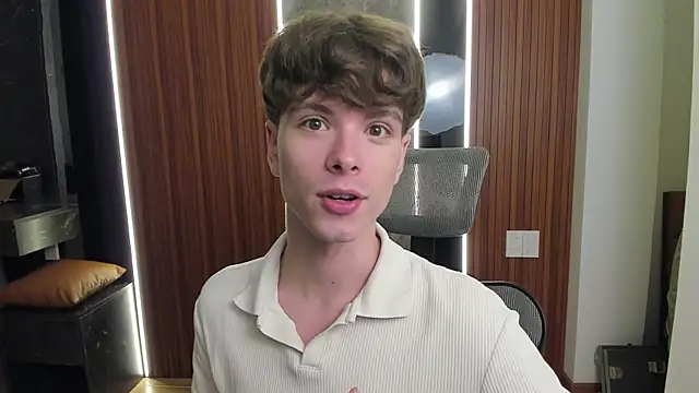 Snapshot of calvin_love_you chatting on 04.17.26 calvin love you online show from 04.17.26