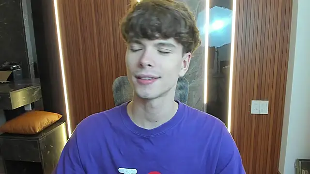 Snapshot of calvin_love_you chatting on 04.19.26 calvin love you online show from 04.19.26