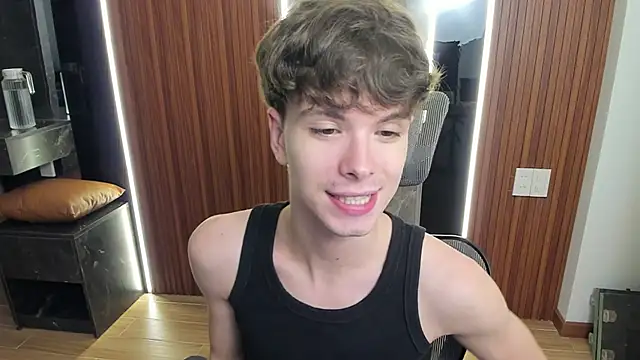 Snapshot of calvin_love_you chatting on 04.25.26 calvin love you online show from 04.25.26