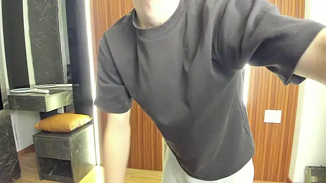 Snapshot of calvin_love_you chatting on 04.29.26 calvin love you online show from 04.29.26
