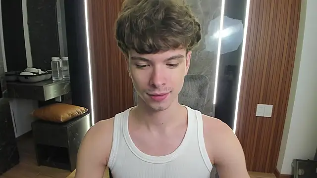Snapshot of calvin_love_you chatting on 05.17.26 calvin love you online show from 05.17.26
