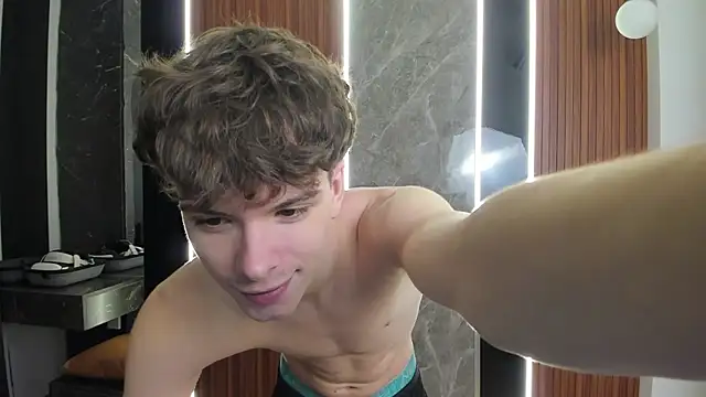 Snapshot of calvin_love_you chatting on 05.19.26 calvin love you online show from 05.19.26