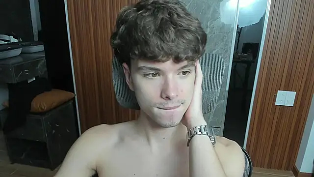 Snapshot of calvin_love_you chatting on 05.27.26 calvin love you online show from 05.27.26