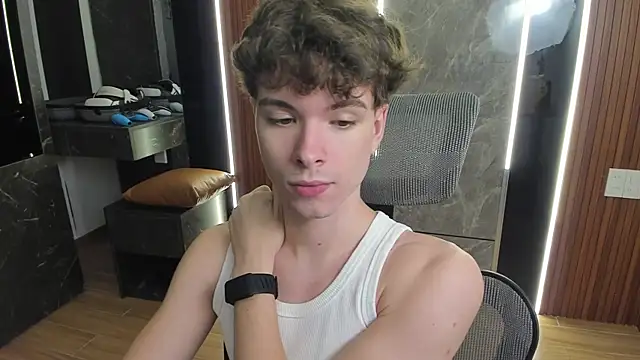 Snapshot of calvin_love_you chatting on 07.28.26 calvin love you online show from 07.28.26