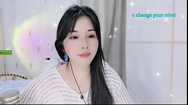 Snapshot of HK_angelchloe chatting on 10.02.25 HK angelchloe online show from 10.02.25