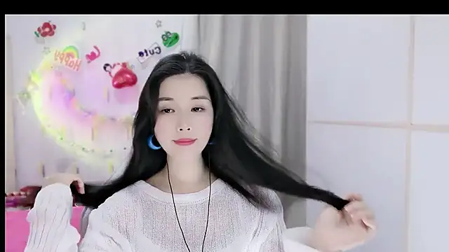 Snapshot of HK_angelchloe chatting on 11.17.25 HK angelchloe online show from 11.17.25