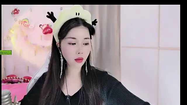 Snapshot of HK_angelchloe chatting on 11.20.25 HK angelchloe online show from 11.20.25