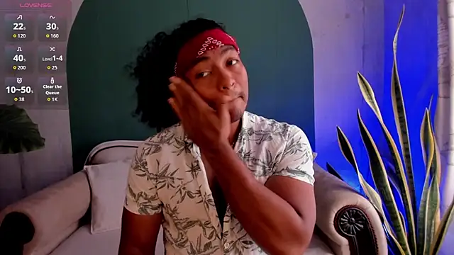 Snapshot of noah_jones__ chatting on 11.26.25 noah jones online show from 11.26.25