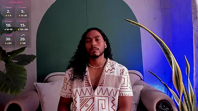 Snapshot of noah_jones__ chatting on 12.16.25 noah jones online show from 12.16.25