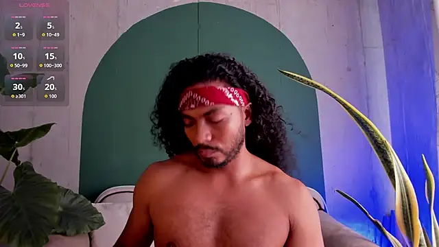 Snapshot of noah_jones__ chatting on 12.19.25 noah jones online show from 12.19.25