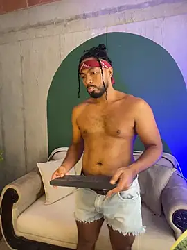 Snapshot of noah_jones__ chatting on 02.11.26 noah jones online show from 02.11.26