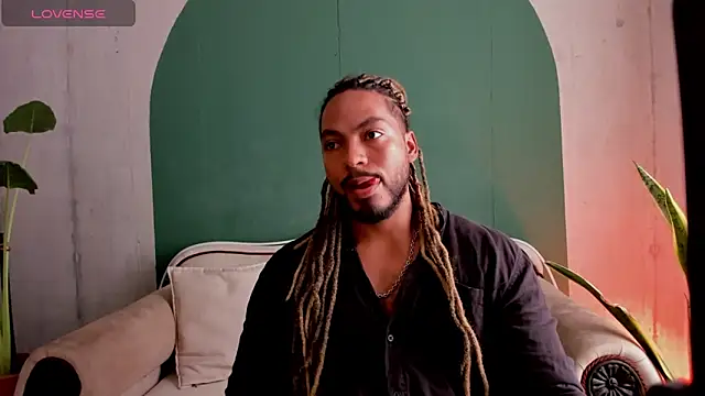 Snapshot of noah_jones__ chatting on 03.05.26 noah jones online show from 03.05.26