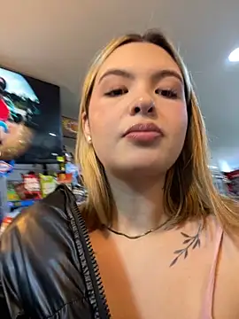 Snapshot of Odett_ chatting on 10.15.25 Odett online show from 10.15.25