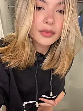 Snapshot of Odett_ chatting on 02.01.26 Odett online show from 02.01.26