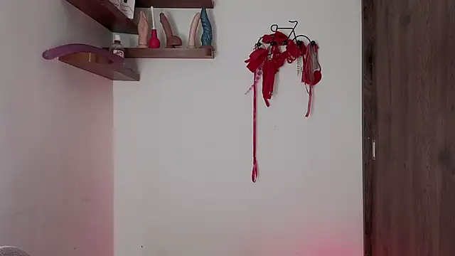 Snapshot of avans_15 chatting on 11.26.25 avans 15 online show from 11.26.25