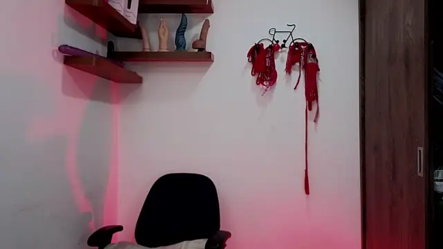 Snapshot of avans_15 chatting on 12.02.25 avans 15 online show from 12.02.25