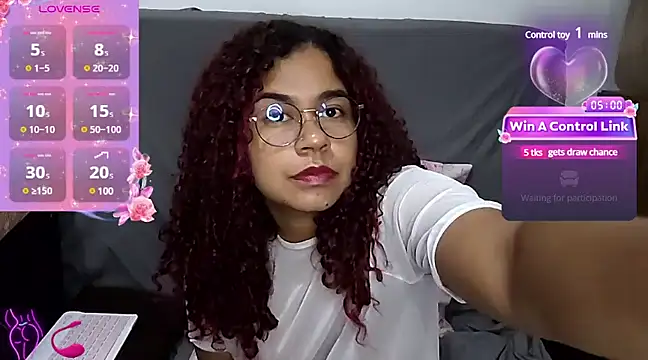 Snapshot of VitoriaFernandes chatting on 01.17.25 VitoriaFernandes online show from 01.17.25