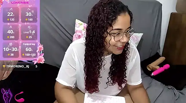 Snapshot of VitoriaFernandes chatting on 01.18.25 VitoriaFernandes online show from 01.18.25