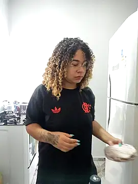 VitoriaFernandes online show from 02.18.26