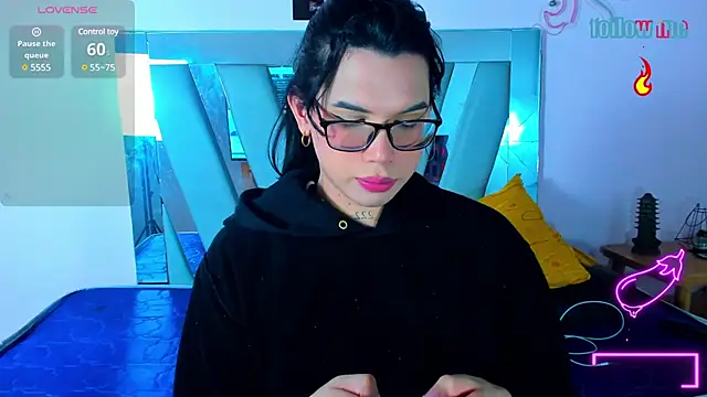 Snapshot of beverly_campbellxxx chatting on 03.04.25 beverly campbellxxx online show from 03.04.25