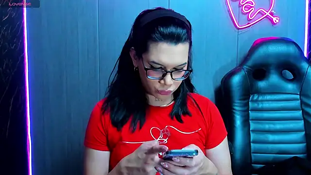 Snapshot of beverly_campbellxxx chatting on 03.04.25 beverly campbellxxx online show from 03.04.25