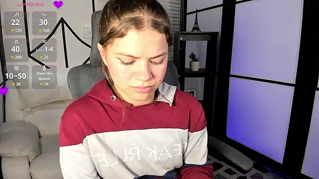 Snapshot of PaigeJayden chatting on 02.04.25 PaigeJayden online show from 02.04.25