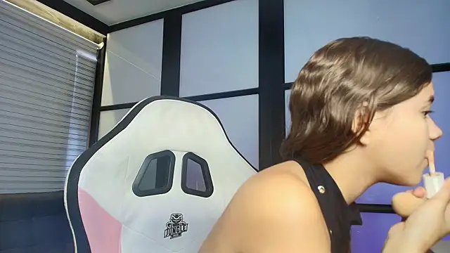 Snapshot of PaigeJayden chatting on 03.06.25 PaigeJayden online show from 03.06.25