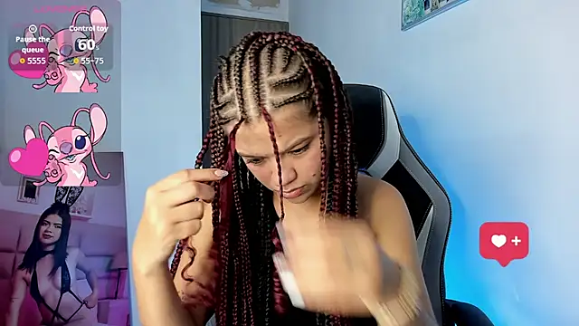 Snapshot of PaigeJayden chatting on 10.14.25 PaigeJayden online show from 10.14.25