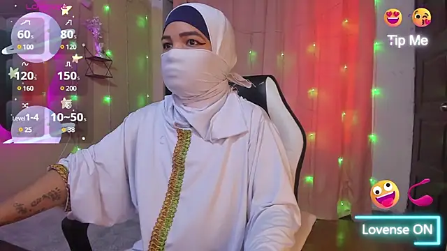 Snapshot of Falak-Yasin chatting on 03.19.25 Falak-Yasin online show from 03.19.25