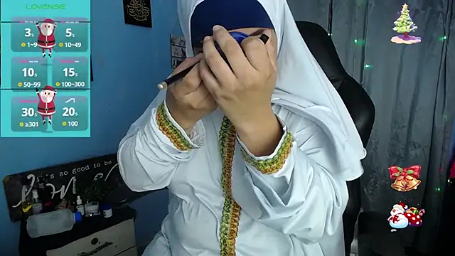 Snapshot of Falak-Yasin chatting on 11.12.25 Falak-Yasin online show from 11.12.25